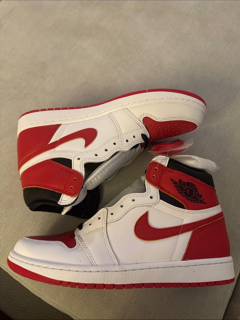 Nike Air Jordan 1 High - White & Red